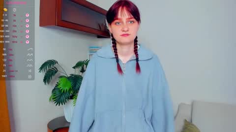 Kelly  Lilly online show from 09.27.25