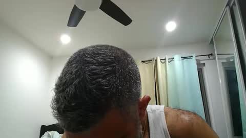 h0nest84 online show from 10.20.25