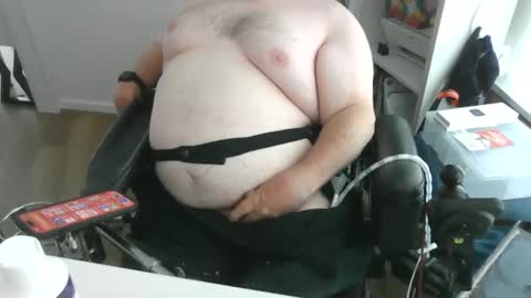 Snapshot of h20976 chatting on 12.16.24 h20976 online show from 12.16.24