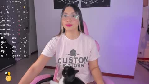 Snapshot of h3y_mia3 chatting on 02.23.25 Paulina online show from 02.23.25