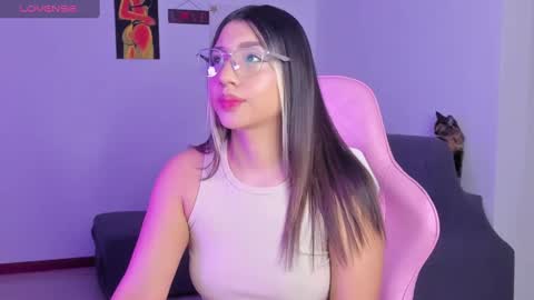 Snapshot of h3y_mia3 chatting on 03.02.25 Paulina online show from 03.02.25