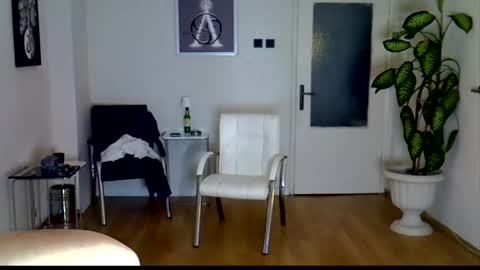 Snapshot of h_blackwood chatting on 05.31.26 H. Blackwood online show from 05.31.26
