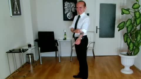 Snapshot of h_blackwood chatting on 06.07.26 H. Blackwood online show from 06.07.26