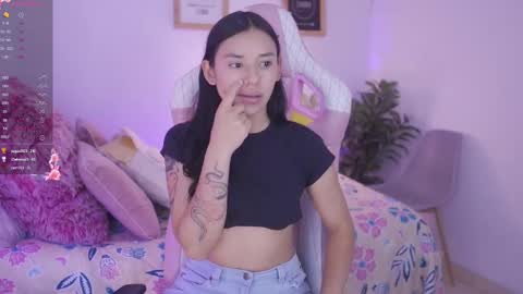 Snapshot of hade_collinss chatting on 01.16.25 Hade online show from 01.16.25