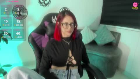 Snapshot of haileebeer_ chatting on 07.22.26 Hailee online show from 07.22.26