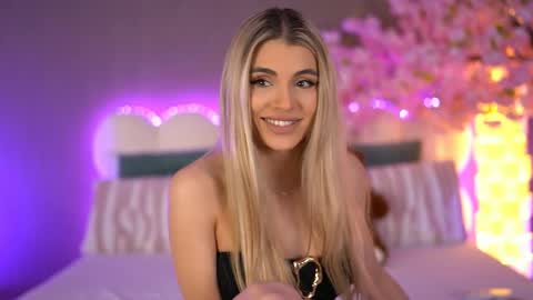 Hailey online show from 04.14.26