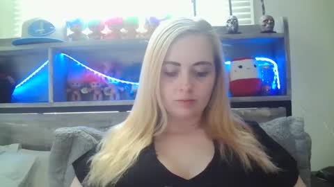 Snapshot of haileyakuma69 chatting on 03.02.25 Hailey and d online show from 03.02.25