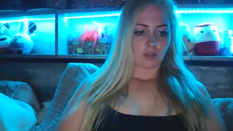 Snapshot of haileyakuma69 chatting on 10.05.25 Hailey and d online show from 10.05.25