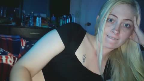 Snapshot of haileyakuma69 chatting on 11.03.25 Hailey and d online show from 11.03.25