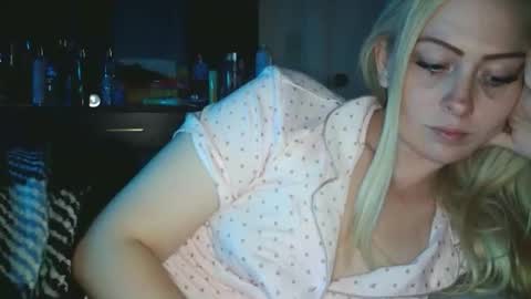 Snapshot of haileyakuma69 chatting on 11.08.25 Hailey and d online show from 11.08.25