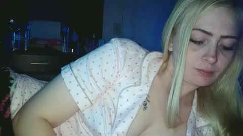 Snapshot of haileyakuma69 chatting on 11.20.25 Hailey and d online show from 11.20.25