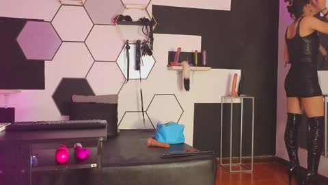 haileycat_ online show from 01.27.25