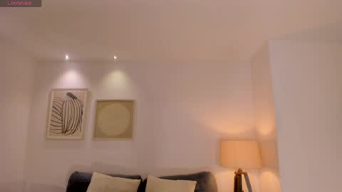 Hailey online show from 04.08.26