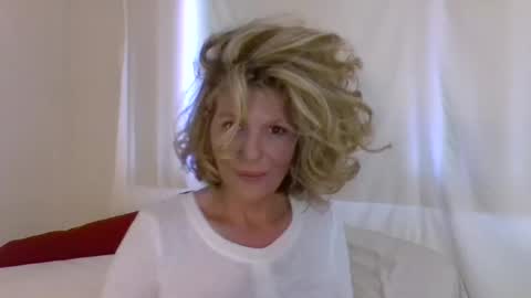 Snapshot of haileys123 chatting on 12.02.24 Hailey online show from 12.02.24