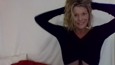 Snapshot of haileys123 chatting on 12.04.24 Hailey online show from 12.04.24