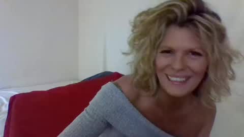 Snapshot of haileys123 chatting on 12.12.24 Hailey online show from 12.12.24