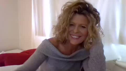 Snapshot of haileys123 chatting on 12.28.24 Hailey online show from 12.28.24