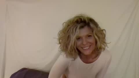 Snapshot of haileys123 chatting on 12.29.24 Hailey online show from 12.29.24