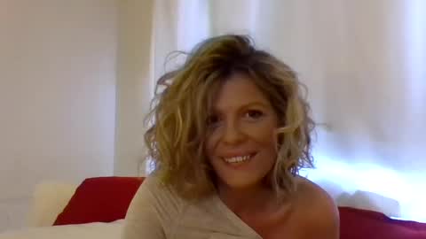 Snapshot of haileys123 chatting on 01.19.25 Hailey online show from 01.19.25