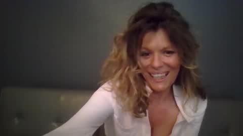 Snapshot of haileys123 chatting on 10.09.25 Hailey online show from 10.09.25