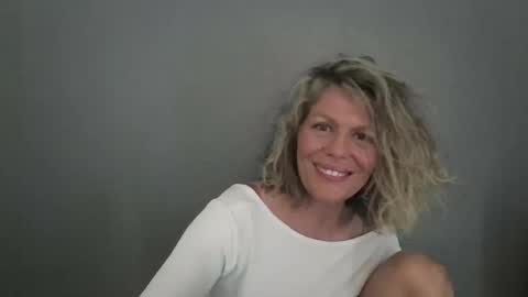 Hailey online show from 03.23.26