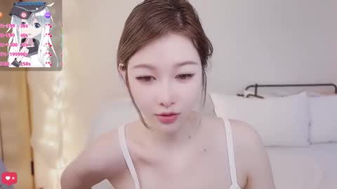 Snapshot of hailili_ chatting on 10.19.25 Hailili online show from 10.19.25