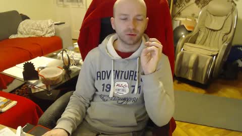 Snapshot of hairyass25yo chatting on 02.19.25 Puppy3 StockyDaddiesmusclebearsbeefybigmans online show from 02.19.25