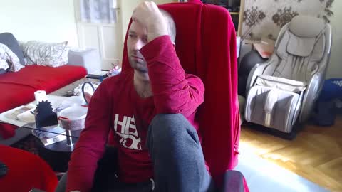 Snapshot of hairyass25yo chatting on 02.25.25 Puppy3 StockyDaddiesmusclebearsbeefybigmans online show from 02.25.25