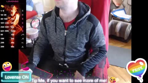 Snapshot of hairyass25yo chatting on 03.04.25 Puppy3 StockyDaddiesmusclebearsbeefybigmans online show from 03.04.25