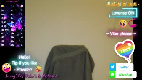 Snapshot of hairyass25yo chatting on 10.12.25 Puppy3 StockyDaddiesmusclebearsbeefybigmans online show from 10.12.25