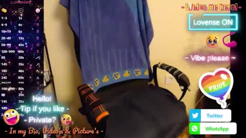 Snapshot of hairyass25yo chatting on 11.10.25 Puppy3 StockyDaddiesmusclebearsbeefybigmans online show from 11.10.25