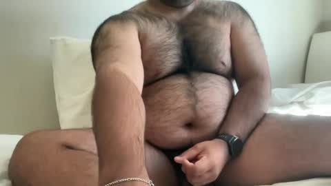 Snapshot of hairyaussie00 chatting on 03.04.25 hairyaussie00 online show from 03.04.25