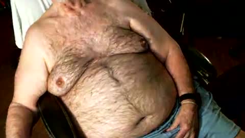Snapshot of hairybear813 chatting on 06.16.26 hairybear813 online show from 06.16.26