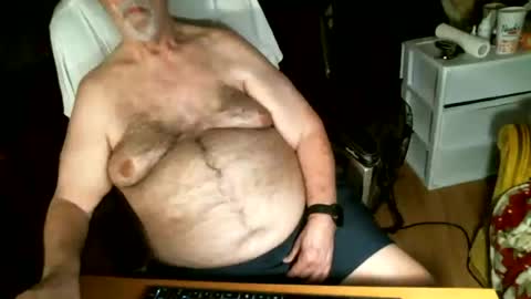 Snapshot of hairybear813 chatting on 07.17.26 hairybear813 online show from 07.17.26
