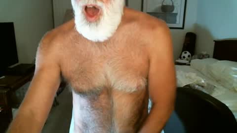 Snapshot of hairypecsguy chatting on 07.19.26 Hairy pecs online show from 07.19.26