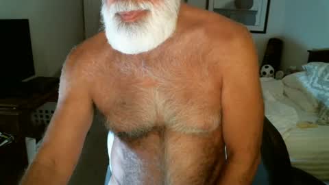 Snapshot of hairypecsguy chatting on 07.20.26 Hairy pecs online show from 07.20.26