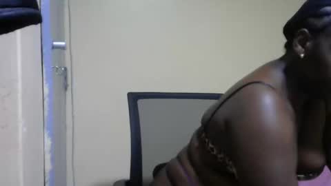 hairypussybigassy001 online show from 02.16.25