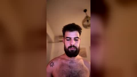 Snapshot of hairyrobxxx chatting on 06.29.26 HairyRobXxX online show from 06.29.26