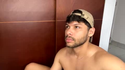 Independent       model  online show from 02.02.25