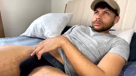 Independent       model  online show from 02.21.25