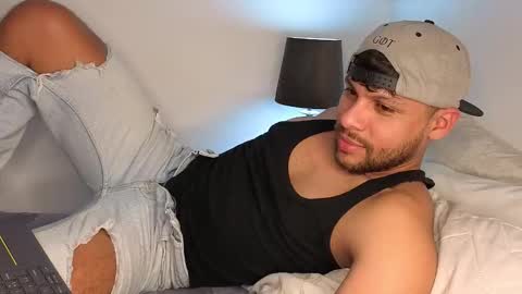 Independent       model  online show from 11.08.25