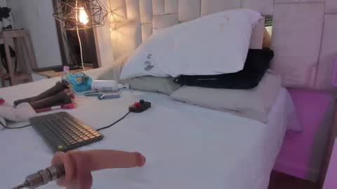 Halie  online show from 10.18.25