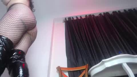 Snapshot of halley_raven chatting on 10.16.25 Halley Raven online show from 10.16.25
