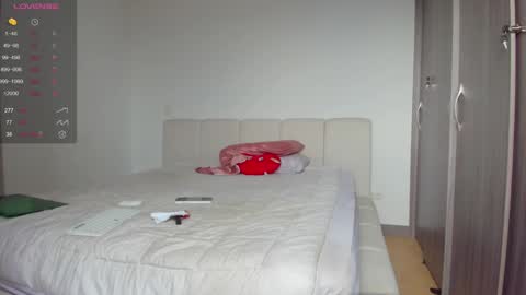 Snapshot of halliee chatting on 11.04.25 insta Laupalacio777Next stream 01th December online show from 11.04.25