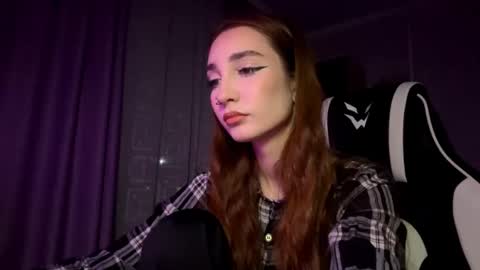 Snapshot of halliemcanaw chatting on 11.23.25 Holly online show from 11.23.25