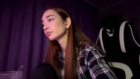 Snapshot of halliemcanaw chatting on 11.25.25 Holly online show from 11.25.25