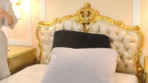 Hallie Stone online show from 03.21.26