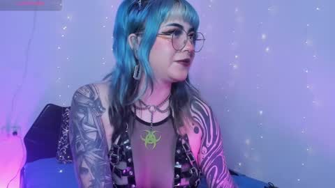 Snapshot of hallucigenia_sparza chatting on 12.03.24 Hallu online show from 12.03.24