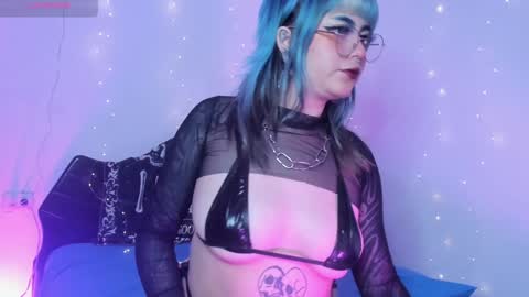 Snapshot of hallucigenia_sparza chatting on 12.20.24 Hallu online show from 12.20.24