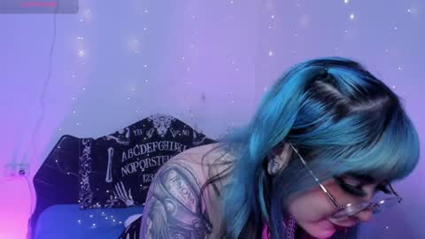 Snapshot of hallucigenia_sparza chatting on 12.21.24 Hallu online show from 12.21.24